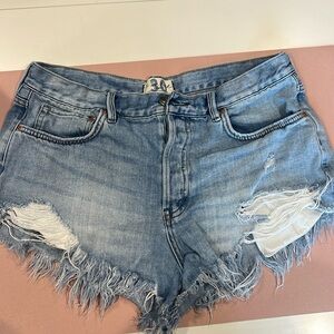 Cute Free People Jean shorts!